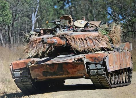 Australian M1A1 Abrams with natural camouflage applied while on exercises. : r/TankPorn