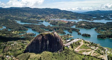 3 lugares que no puedes dejar de conocer en Medellín