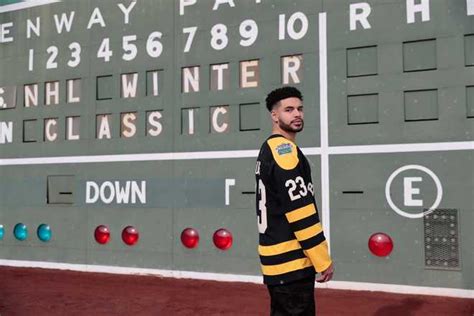 Bruins unveil 2023 Winter Classic jerseys to be worn at Fenway Park