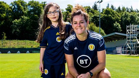 Scotland National Team - Jen Beattie surprises a young fan at the SWNT Player Camp | #ScotlandHQ