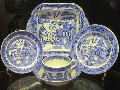 The Most Valuable Antique Dishes in the World - AC Silver