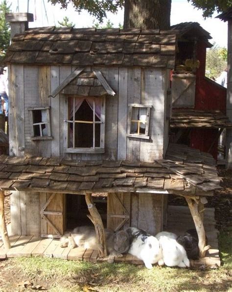 Rabbit Hutches Made from Pallets | Pallet Wood Projects