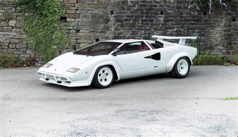 The History and Evolution of the Lamborghini Countach