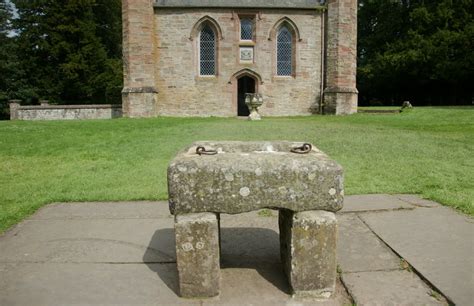 Tour Scotland Photographs: Tour Scotland Photographs Stone Of Destiny Moot Hill Scone Palace ...