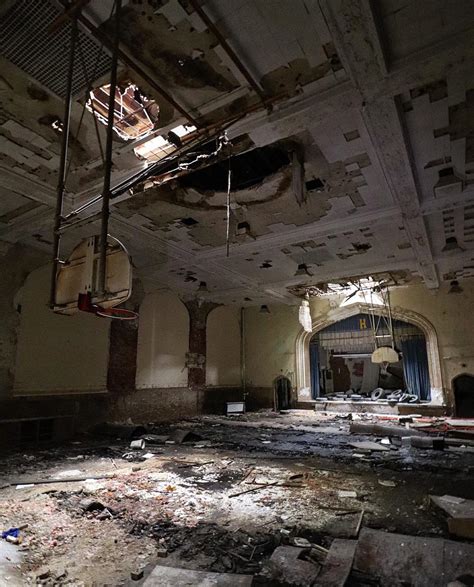 Abandoned School Gym in Illinois [OC] : r/AbandonedPorn