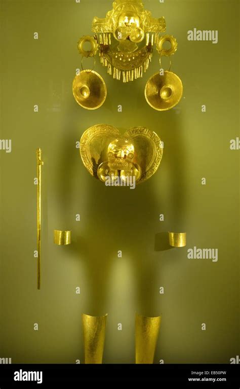 Gold artifacts on display in the Museo del Oro (Gold Museum) in Bogota, Colombia Stock Photo - Alamy