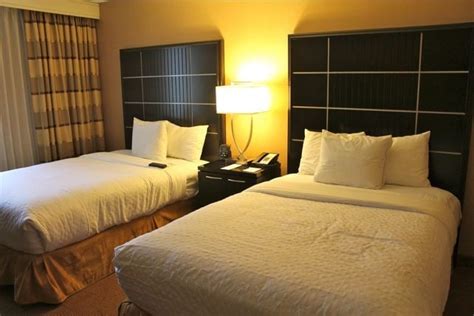 Embassy Suites Chicago Downtown Offers More for Families