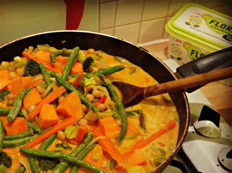 Inside the Wendy House: Vegan Thai Vegetable Red Curry Recipe #veganuary