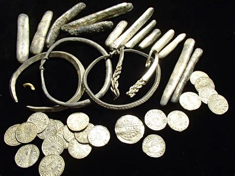 Watlington Hoard: Saxon and Viking treasure from the time of Alfred the Great discovered in ...