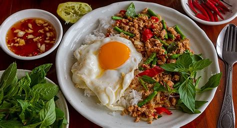 Thai Pad Kra Pao Recipe for Stir Fried Ground Pork and Holy Basil with ...