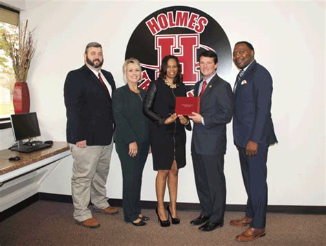 Holmes awards degree through Complete2Compete initiative - News @ HolmesCC