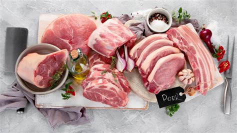 Pork Chops Vs. Pork Loin: Is There A Nutritional Difference?