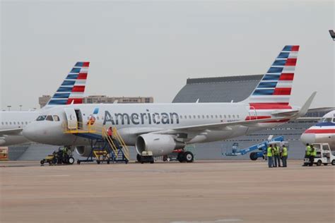 American Airlines Airbus A319 Photo Tour - Live and Let's Fly