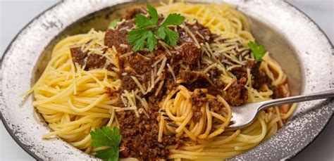 Mushroom and Beef Spag Bol :: Diamond Meals