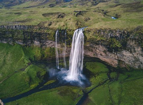 Seljalandsfoss, the only waterfall in Iceland you can walk behind - Wanderlust Pulse