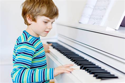 Best Piano for Kids in 2020 - babiesneedboxes