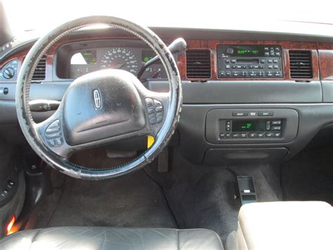 1998 Lincoln Town Car - Interior Pictures - CarGurus