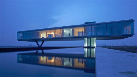 20+ Modern Glass House Designs and Pictures