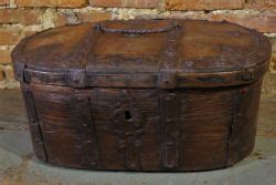 Late 16th/17th Century Carved Gothic Coffer | 305467 | Sellingantiques ...