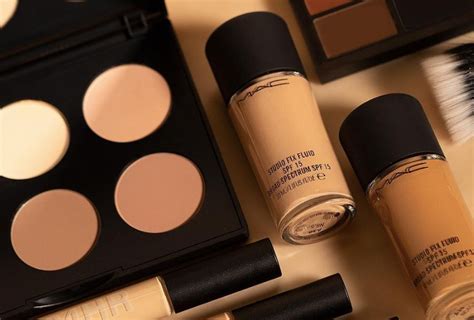 MAC Cosmetics Studio Fix Fluid SPF 15 Foundation Review | Look