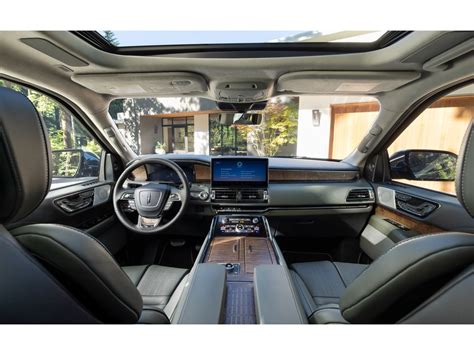 2023 Lincoln Navigator: 166 Interior Photos | U.S. News