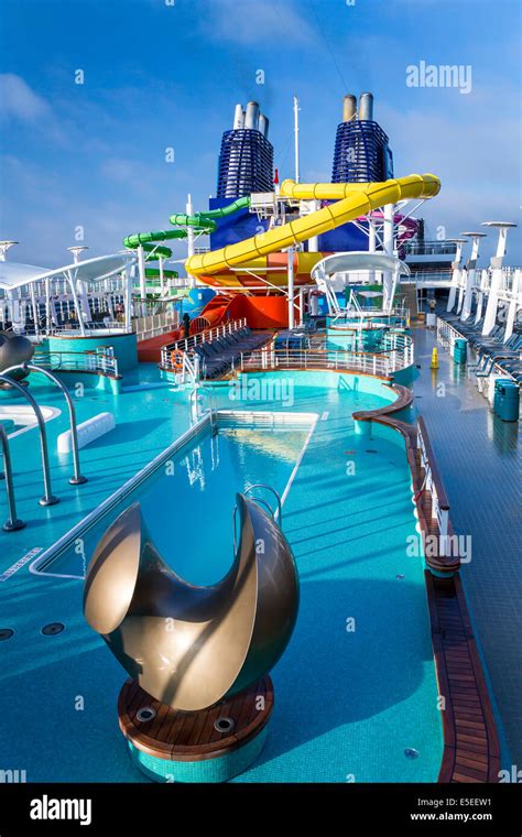 Deck 15 with pools and water slides on the Norwegian Epic cruise ship ...