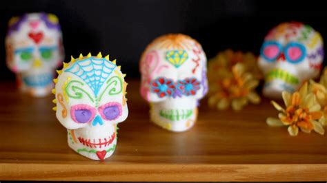 Make your own Day of the Dead Decorations with Kids - TinkerLab