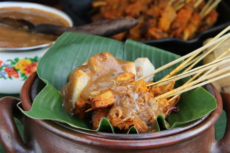 Twenties: Essential Minangkabau cuisine - Food - The Jakarta Post