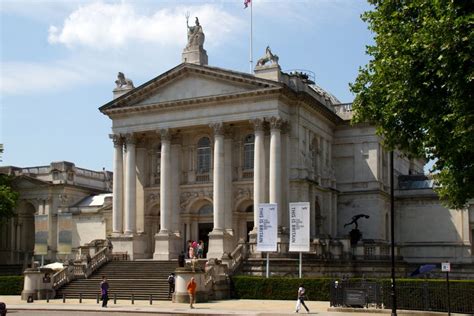 Visiting the Tate Britain gallery, London | englandrover.com