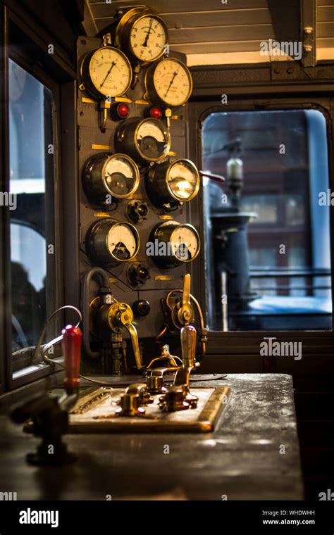 Old Fashioned Train Interior High Resolution Stock Photography and Images - Alamy