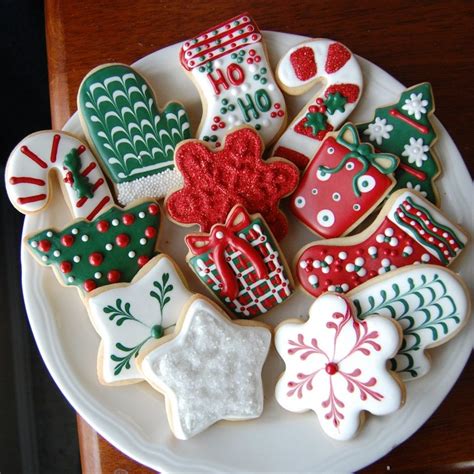 Christmas Cookies Royal Icing | Christmas Ideas...Can't wait!! | Pint…