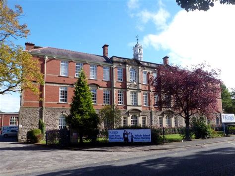 The King's School in Macclesfield © Graham Hogg cc-by-sa/2.0 :: Geograph Britain and Ireland