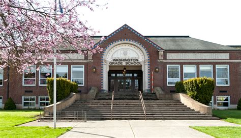 Vernonia School Artifacts Display | Peter Meijer Architect, PC