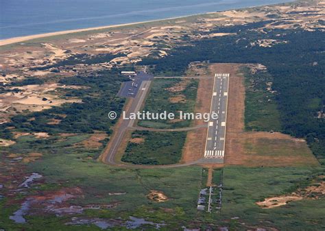 Latitude Image | Martha's Vineyard Airport, Martha's Vineyard aerial photo