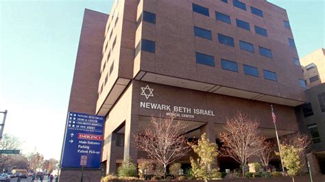 Newark Beth Israel Medical Center chaos as 'three nurses slashed' by woman with sharp implement ...