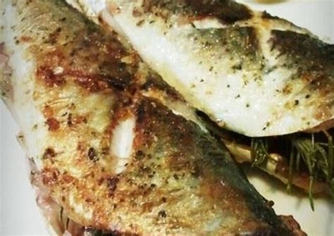 Grilled Horse Mackerel with Rosemary and Garlic | Recepten, Vis