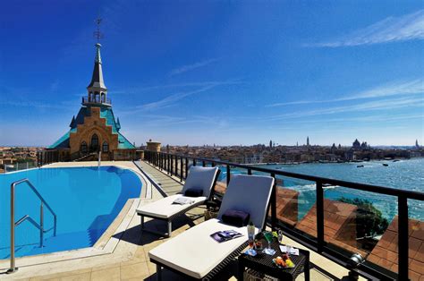 7 rooftop hotel pools with amazing city views | WHNT.com