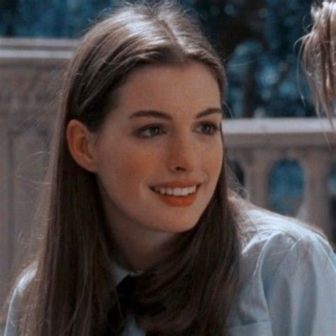 Mia Thermopolis | Diário de uma princesa icon | Princess diaries, Vintage hairstyles, Anne hathaway