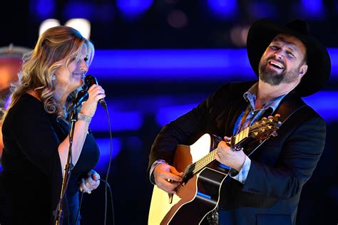 Garth Brooks & Trisha Yearwood's Live Facebook Concert Earns a CBS Show