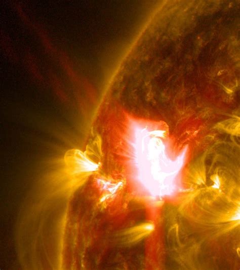 Nasa Releases 'Graceful Eruption' Footage Showing Solar Flare Several ...