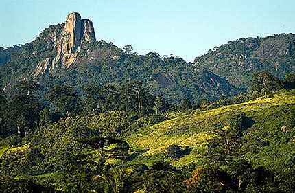 Dent de Man : Man : Région des 18 Montagnes : Côte d'Ivoire : Routard.com