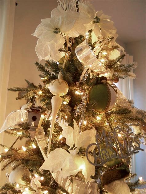 45 Classy Christmas Tree Decorations Ideas - Decoration Love