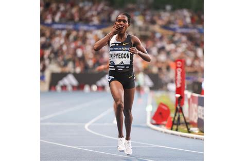 Faith Kipyegon Breaks Another World Record - gsport4girls