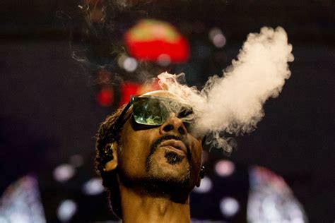 Snoop Dogg Reveals He's Not Actually Giving Up Smoking: Fans React