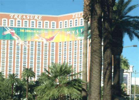 Save On Las Vegas Flight And Hotel Packages | Green Vacation Deals