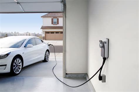 Comment recharger une voiture électrique chez soi? - Free Moving Actualité