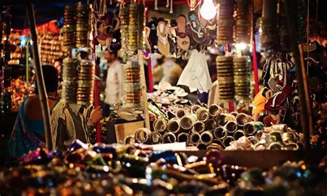 Lucknow Famous Chowk Market: लखनऊ में फेमस है चौक बाजार, जहां मिलता है ...