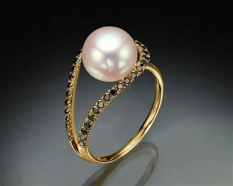 15 Stunning Pearl Ring Designs | Jewelry Guide