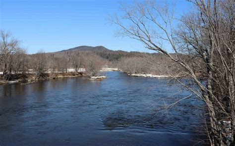 The Polluted Water of Androscoggin River