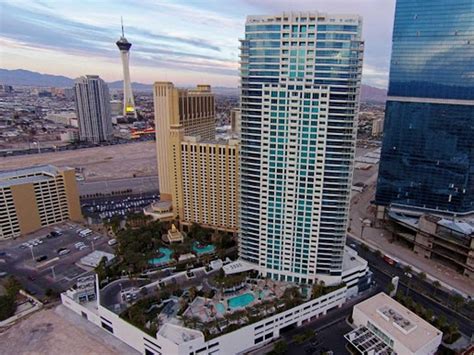 15 Tallest Buildings in Las Vegas - RTF | Rethinking The Future